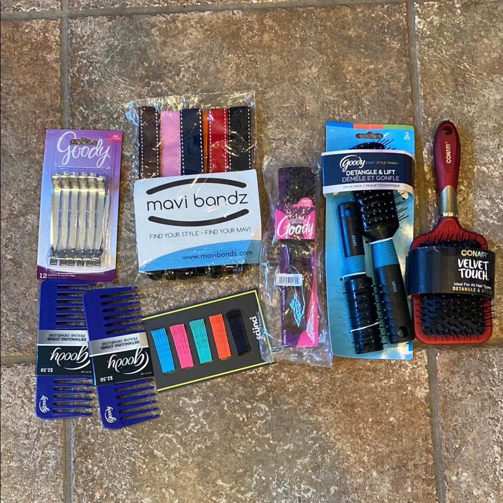 Mavi Bandz Hair Accessories Set- with Goody and Conair brushes and combs
